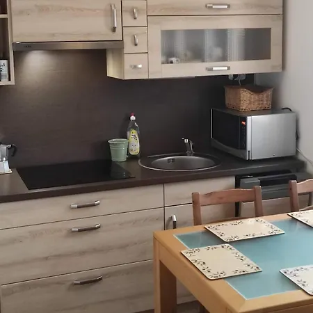 Yellow Balaton Apartment Balatonkeresztur